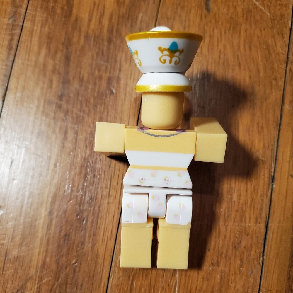 Random Roblox Figures Bundle - Picture 6 of 11